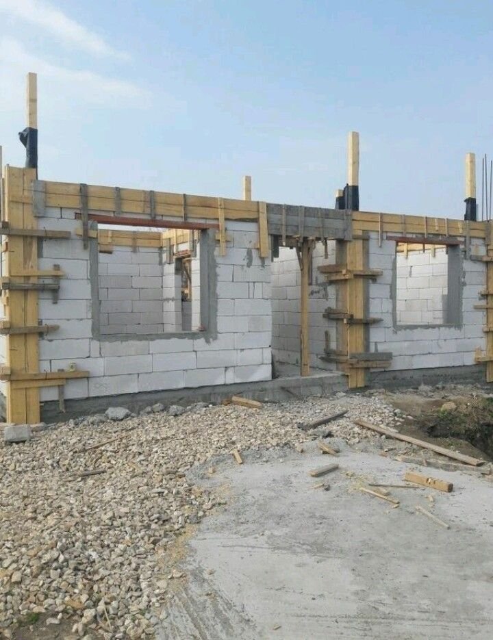 تنفيذ ملاحق أرضية في أحواش المنازل بالطائف